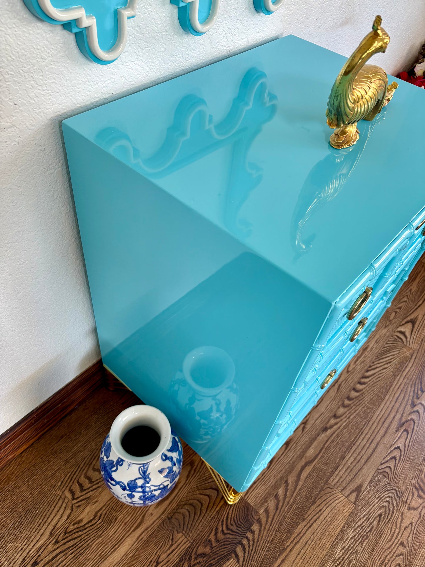 High Gloss Vintage Drexel Kensington Faux bamboo 3 Drawer Small Chest of Drawers/Dresser/Bedside Table (Mirror also available for sale)