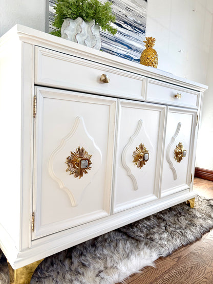 Vintage Hollywood Regency Credenza – White & Gold Sideboard with Ornate Floral Medallions