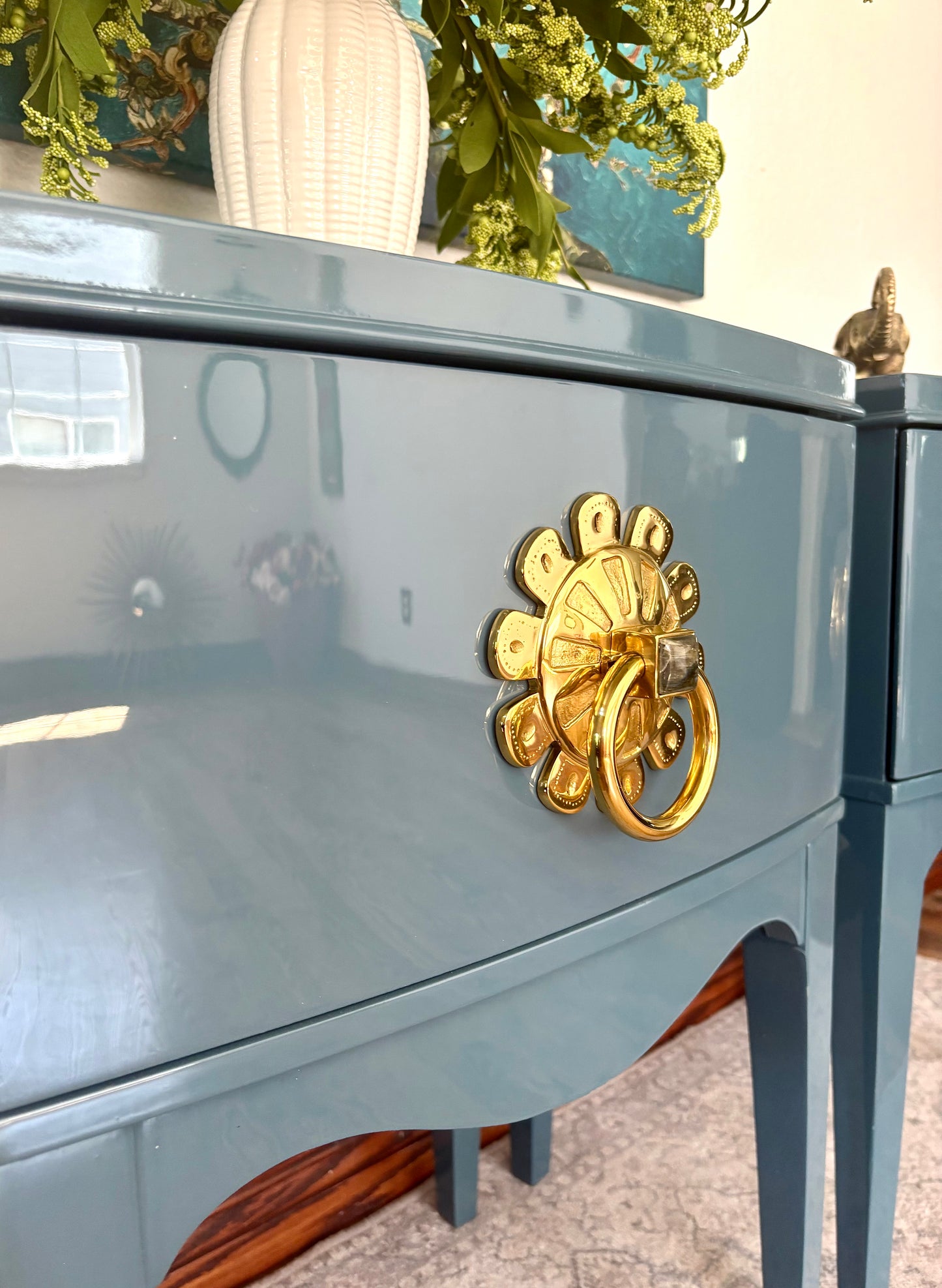 A Pair of Ultra High Gloss Vintage Bow Front High Gloss End Stands/Bedside Tables/Night Stands