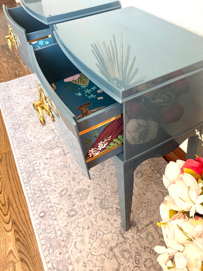 A Pair of Ultra High Gloss Vintage Bow Front High Gloss End Stands/Bedside Tables/Night Stands