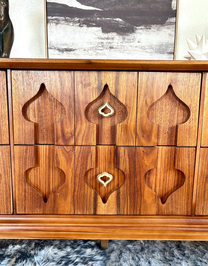 Mid Century Modern Moroccan Style Dresser/Entryway/Console