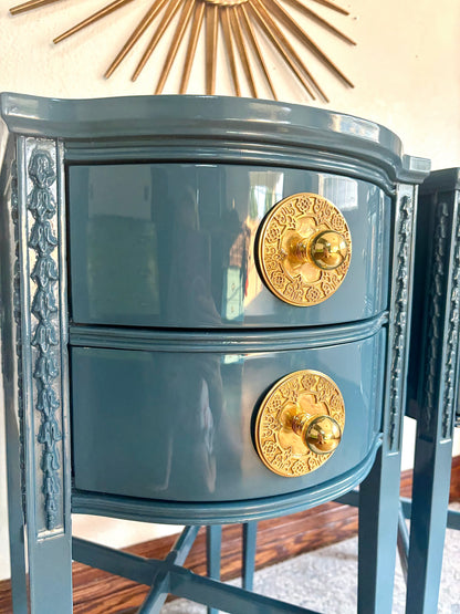 CUSTOMIZABLE A Pair vintage mahogany end tables