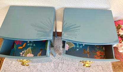 A Pair of Ultra High Gloss Vintage Bow Front High Gloss End Stands/Bedside Tables/Night Stands