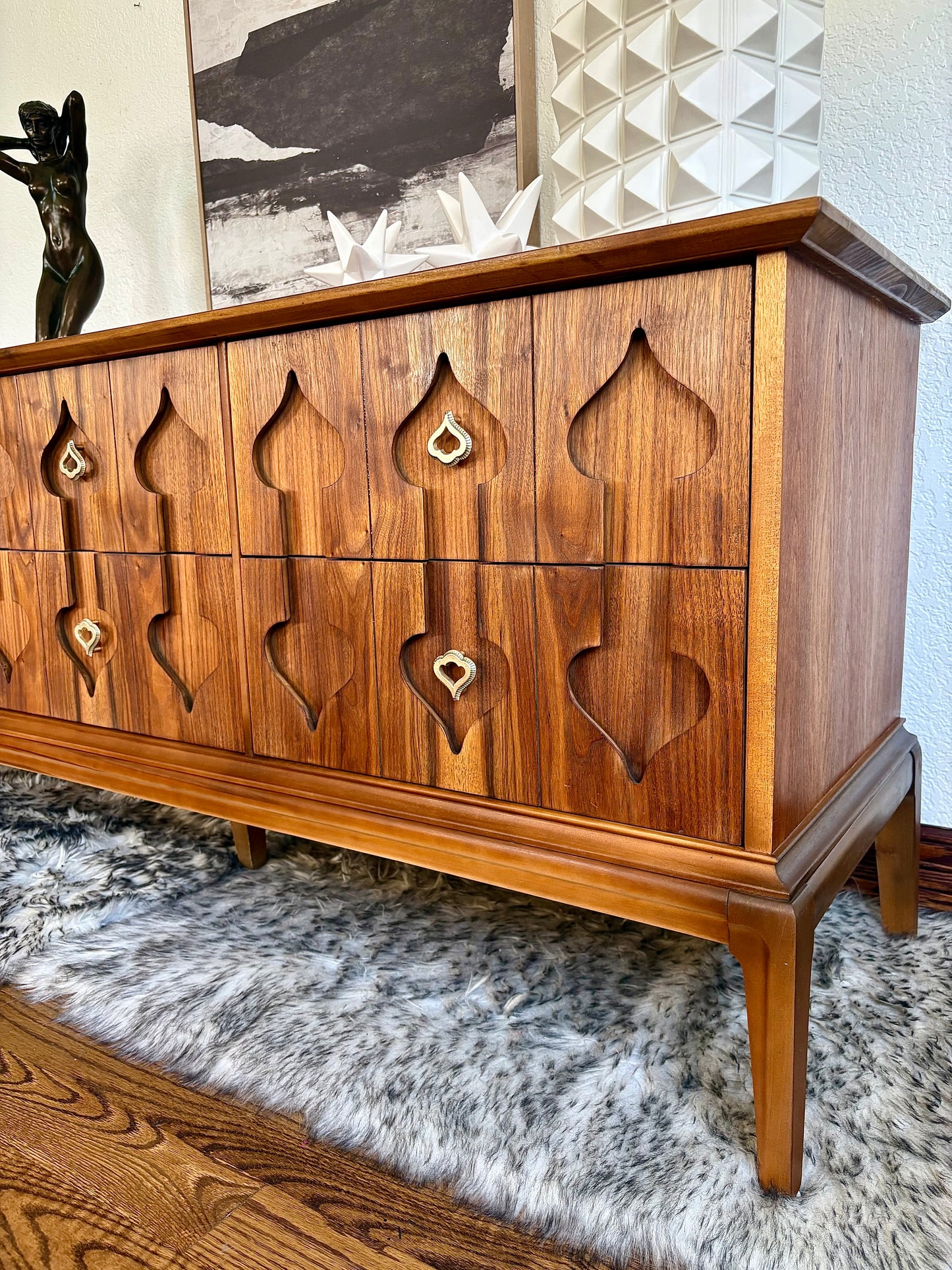Mid Century Modern Moroccan Style Dresser/Entryway/Console