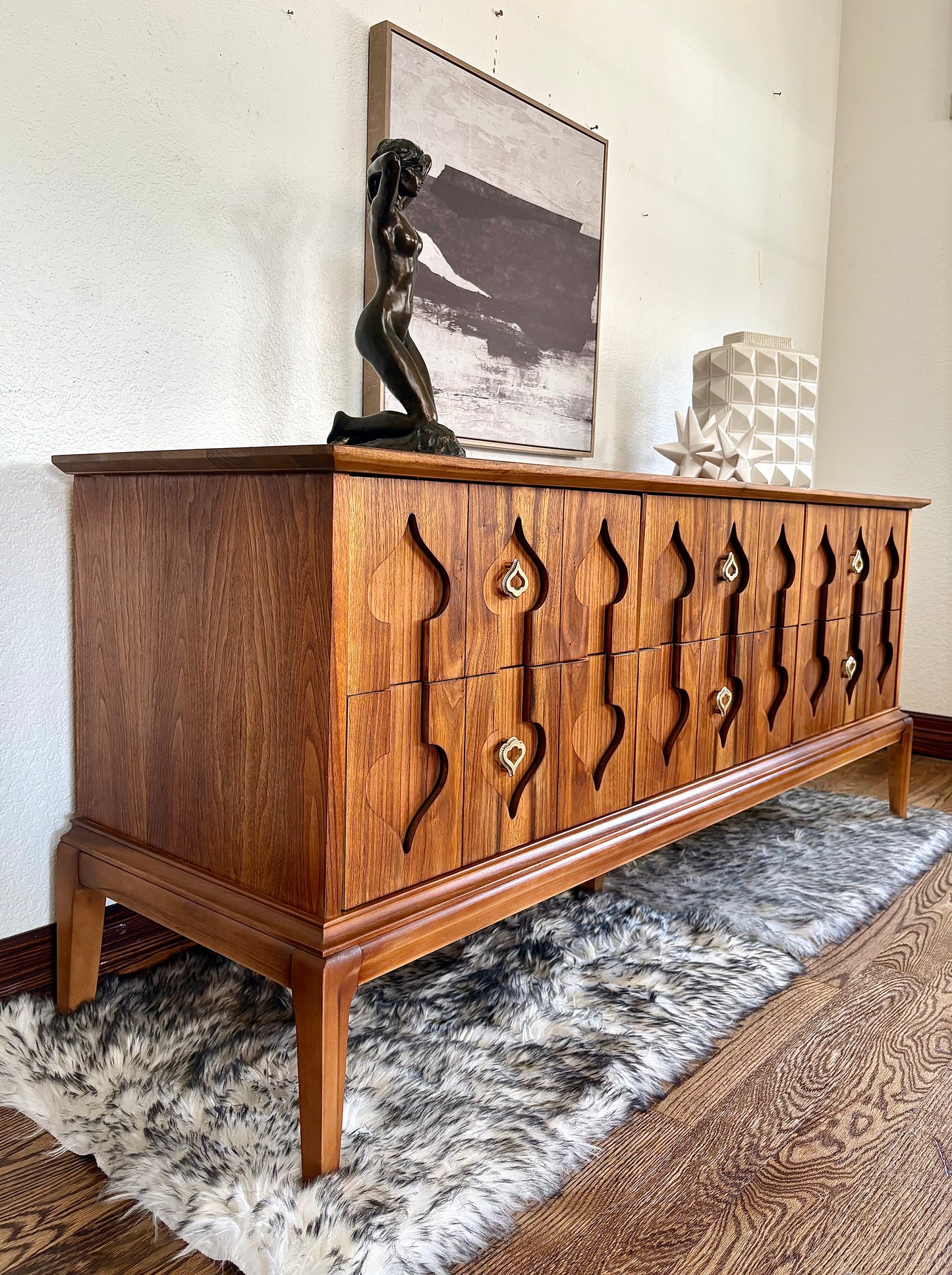 Mid Century Modern Moroccan Style Dresser/Entryway/Console