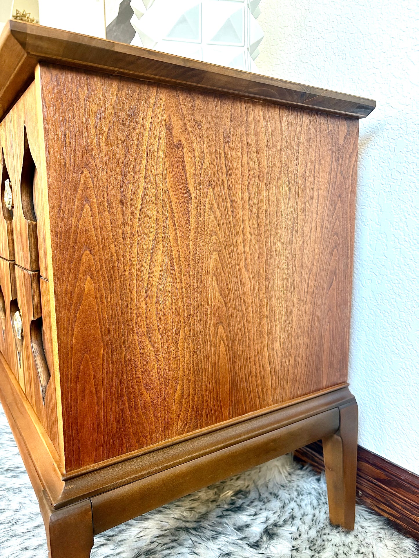 Mid Century Modern Moroccan Style Dresser/Entryway/Console