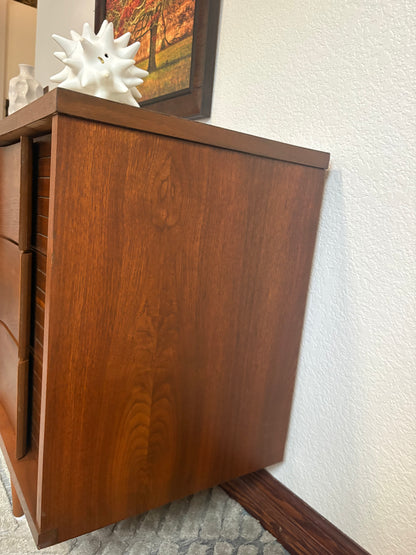 Johnson Carper 9 Drawer MCM Dresser