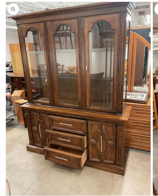 Customizable Hutch