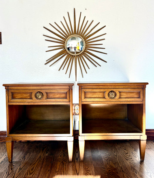 A Pair of Vintage Henredon End Stands