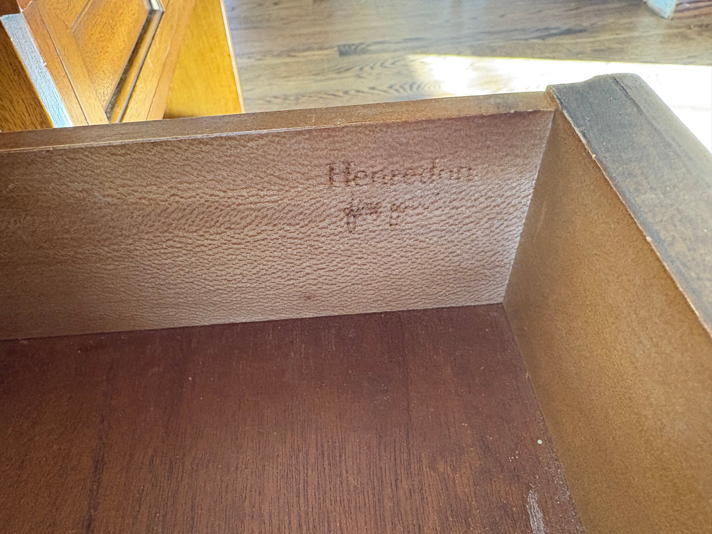 A Pair of Vintage Henredon End Stands