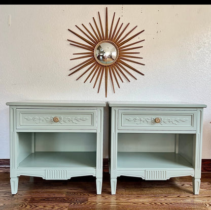 A Pair of Vintage Henredon End Stands