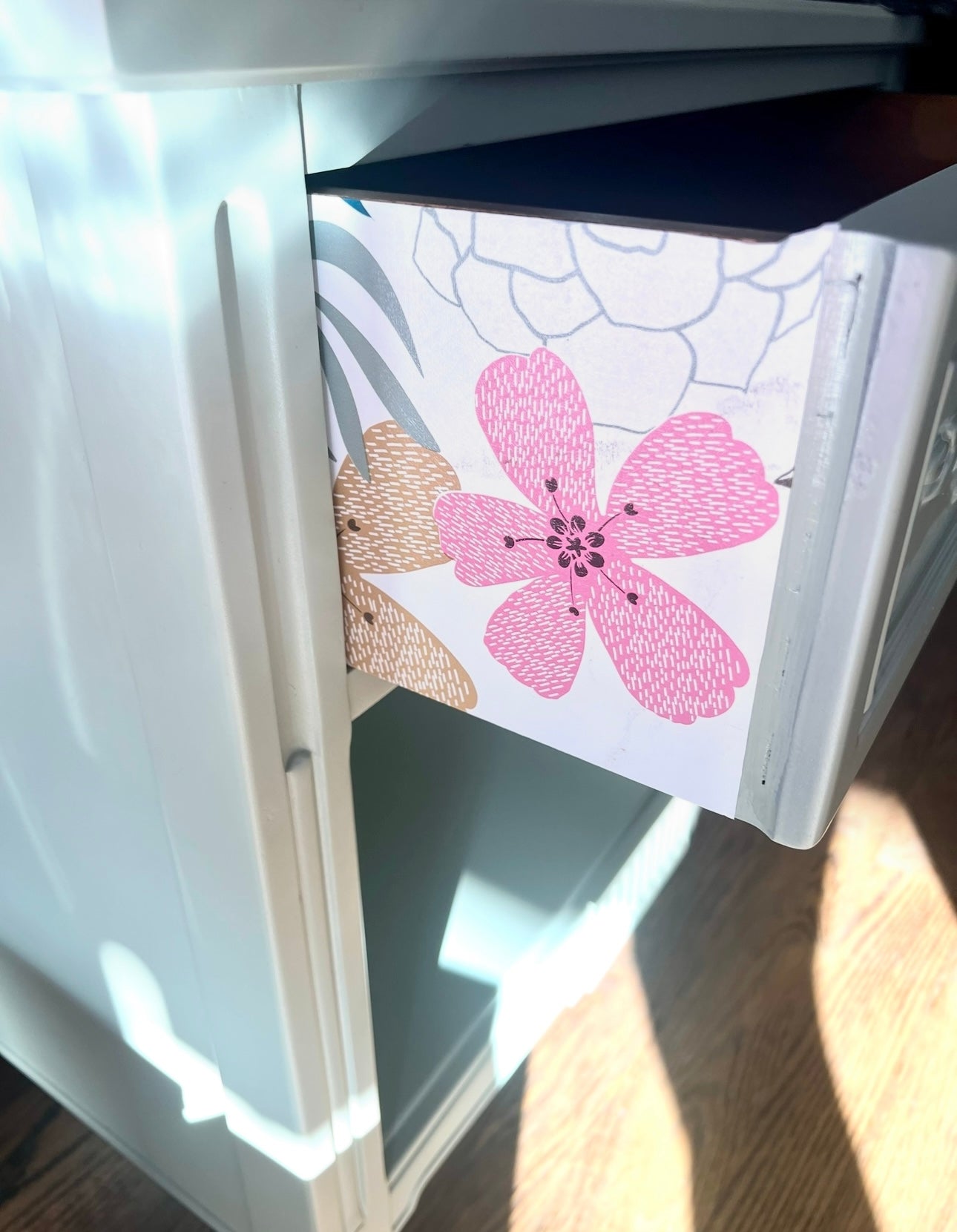 A Pair of Vintage Henredon End Stands