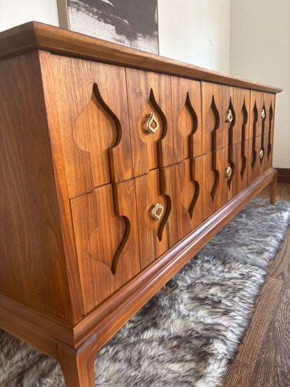 Mid Century Modern Moroccan Style Dresser/Entryway/Console