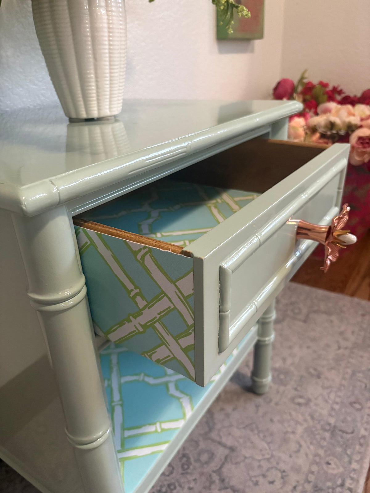 Single Bamboo High gloss End Stand in Palladium Blue