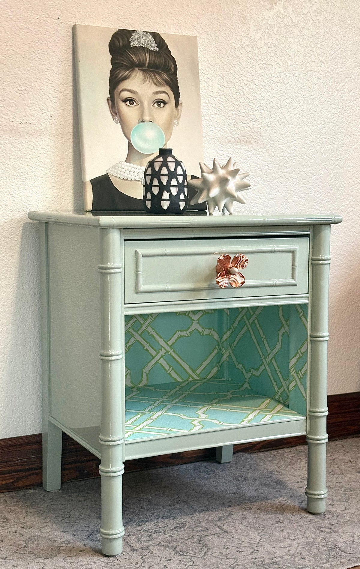 Single Bamboo High gloss End Stand in Palladium Blue