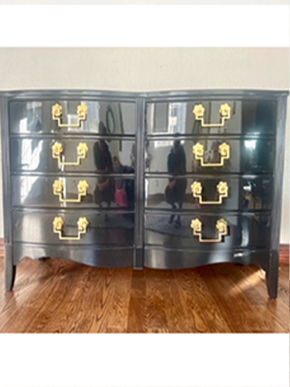 Pristine High Gloss Black Vintage Bassett 8 Drawer Dresser/Buffet/Credenza